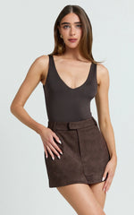 Jamie Bodysuit - V Neck Bodysuit in Chocolate